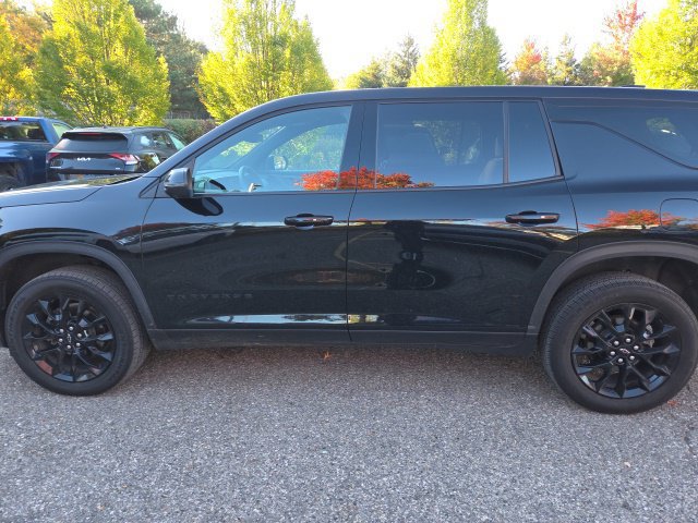 Used 2024 Chevrolet Traverse LS w/ Midnight/Sport Edition FWD image 8