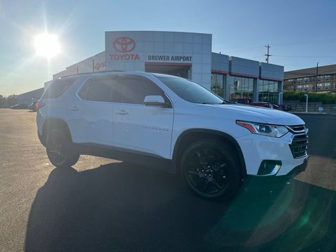 Used 2019 Chevrolet Traverse LT FWD image 2