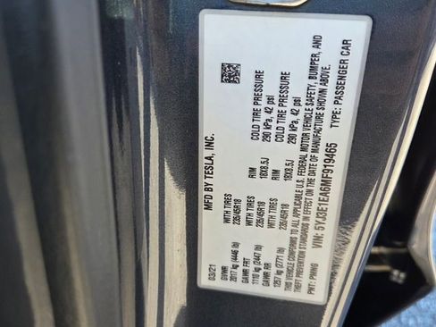 Used 2021 Tesla Model 3 Standard Range Plus image 18