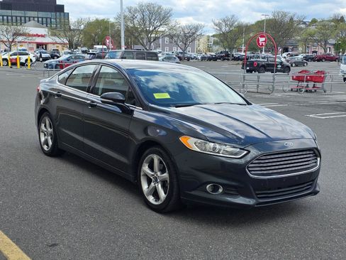 Used 2014 Ford Fusion SE w/ Equipment Group 201A FWD image 4