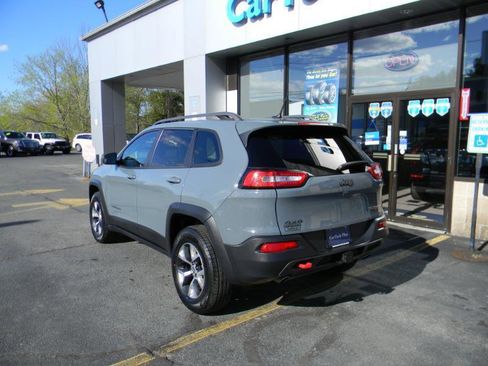 Used 2014 Jeep Cherokee Trailhawk w/ Comfort/Convenience Group AWD/4WD image 8