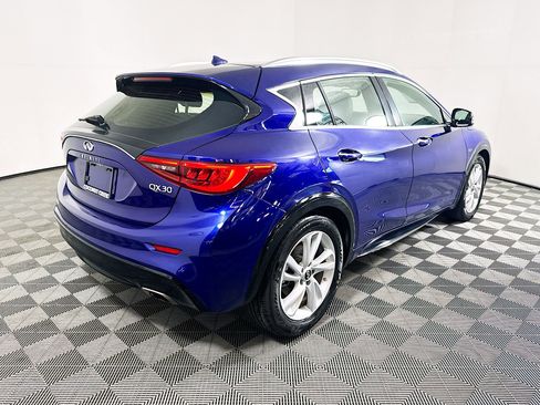 Used 2019 INFINITI QX30 image 3