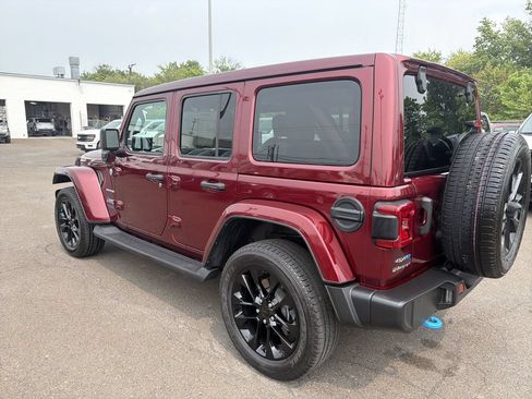 Used 2022 Jeep Wrangler Unlimited Sahara w/ Cold Weather Group AWD/4WD image 3