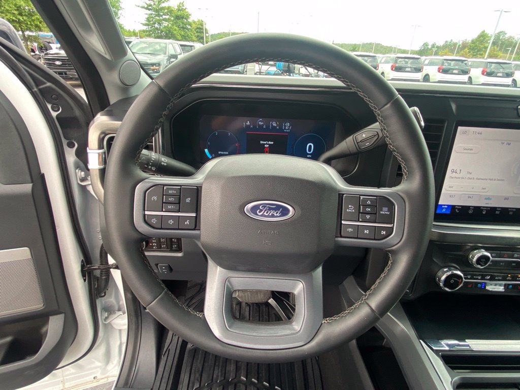 Used 2025 Ford F250 Lariat w/ Black Appearance Package AWD/4WD image 13