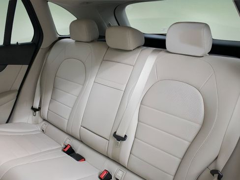 Used 2019 Mercedes-Benz GLC 300 4MATIC image 20