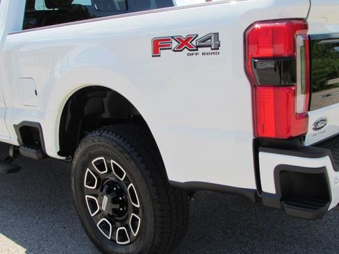 New 2025 Ford F250 Platinum image 13