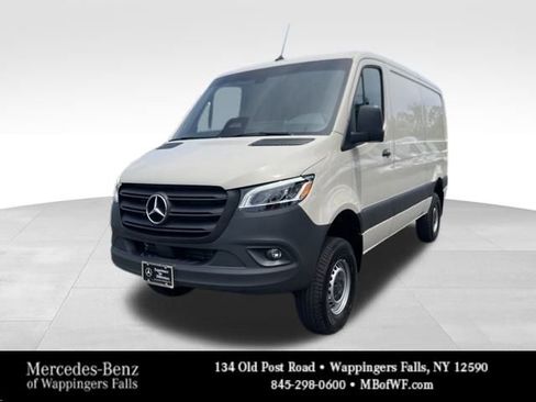 Used 2025 Mercedes-Benz Sprinter 2500 image 1