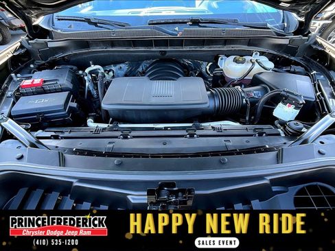 Used 2024 Chevrolet Suburban High Country w/ Advanced Technology Package image 9