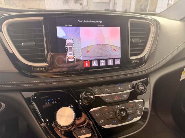 New 2027 Chrysler Pacifica Select w/ Family Tech Group FWD image 29
