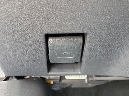 Used 2025 Toyota Corolla LE FWD image 15
