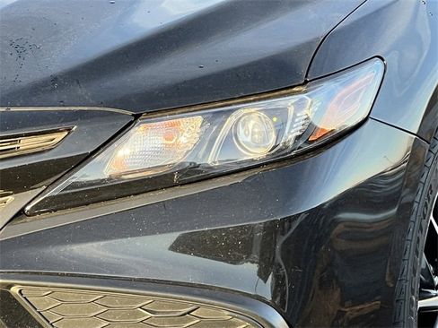 Used 2023 Toyota Camry SE image 31