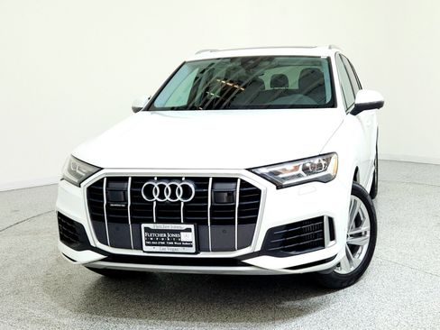 Used 2023 Audi Q7 3.0T Premium w/ Convenience Package image 2
