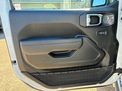 New 2025 Jeep Wrangler Rubicon image 10