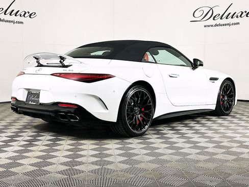 Used 2022 Mercedes-Benz SL 55 AMG 4MATIC w/ Driver Assistance Package image 6