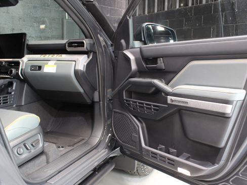 Used 2025 Toyota 4Runner Trailhunter image 58