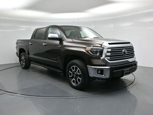 Used 2020 Toyota Tundra Limited w/ Limited Premium Package image 56