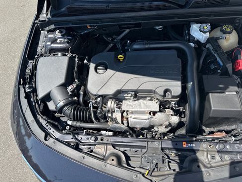 Used 2023 Chevrolet Malibu LT FWD image 35