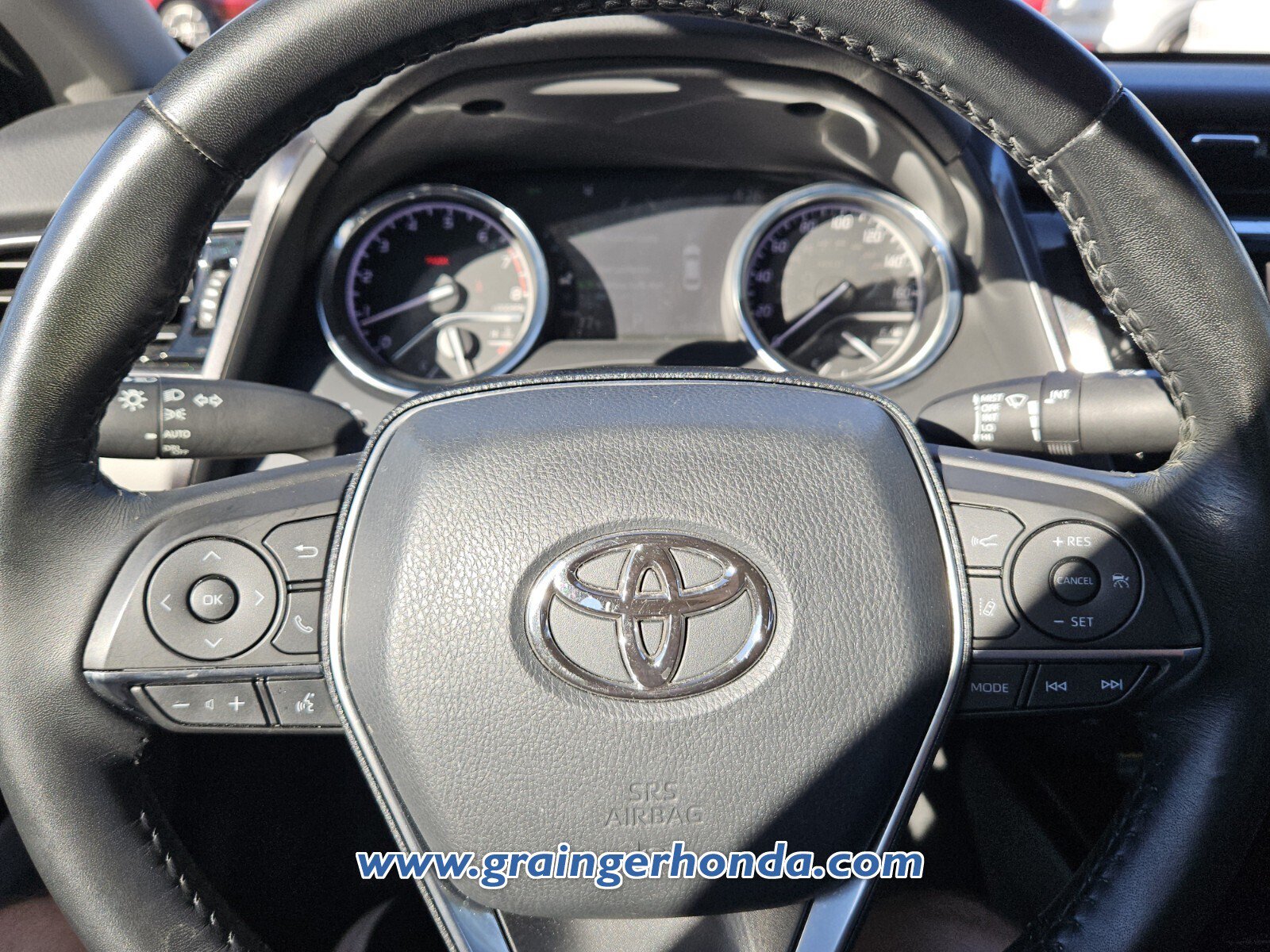 Used 2020 Toyota Camry XLE FWD image 18