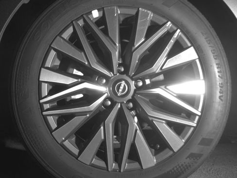 Used 2025 Nissan Altima 2.5 SV FWD image 15