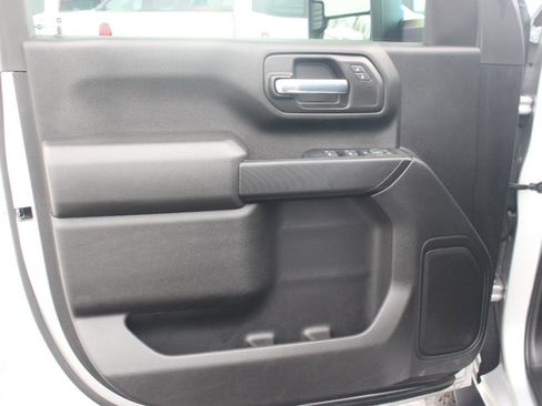 Used 2022 Chevrolet Silverado 2500 Custom w/ Custom Convenience Package image 15