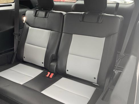 Used 2022 Ford Explorer XLT w/ Equipment Group 202A image 25