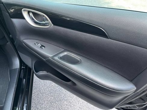 Used 2018 Nissan Sentra SV w/ Premium Package (P01) FWD image 18