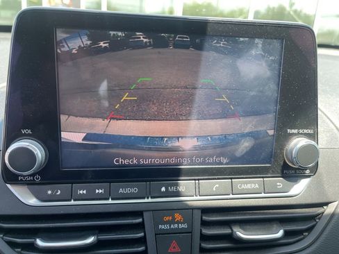 Used 2021 Nissan Altima 2.5 SV FWD image 14