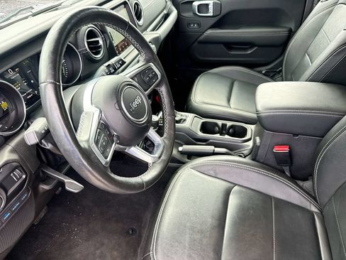 Used 2023 Jeep Wrangler Unlimited Sahara w/ Cold Weather Group AWD/4WD image 25