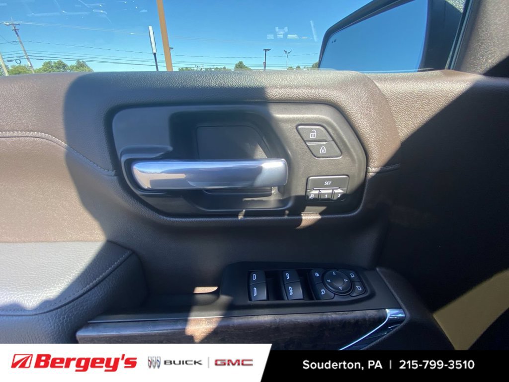 Used 2022 GMC Sierra 1500 Denali w/ Denali Premium Package AWD/4WD image 27