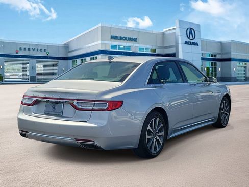 Used 2019 Lincoln Continental Premiere FWD image 6