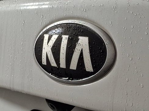 Used 2020 Kia Optima SE image 31