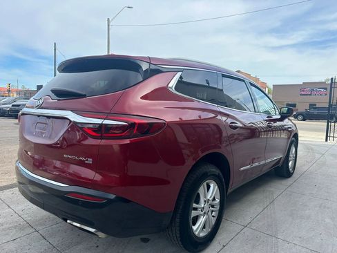 Used 2018 Buick Enclave Essence image 4