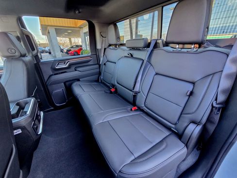 Used 2025 GMC Sierra 3500 Denali w/ Denali Reserve Package image 28