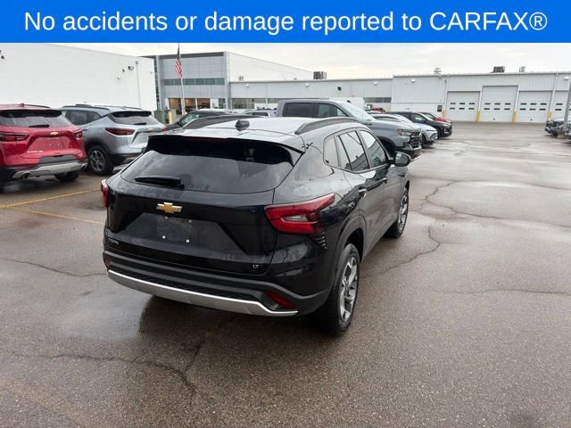 Used 2025 Chevrolet Trax LT FWD image 13