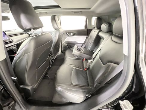 Used 2022 Jeep Compass Limited w/ Sun and Sound Group image 23