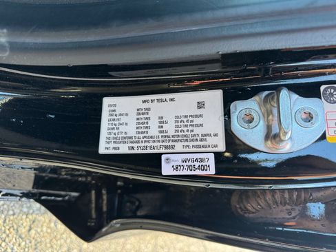 Used 2020 Tesla Model 3 Standard Range Plus image 11