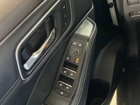 Used 2021 Nissan Rogue Platinum FWD image 21