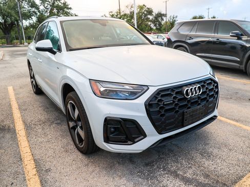 Used 2023 Audi Q5 2.0T Premium Plus w/ Premium Plus Package AWD/4WD image 5