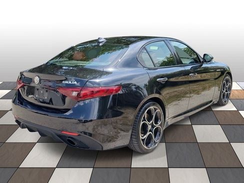 Used 2023 Alfa Romeo Giulia Veloce RWD image 4