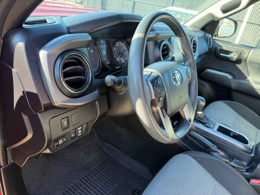 Used 2023 Toyota Tacoma TRD Sport AWD/4WD image 28
