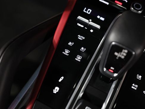 Used 2022 Porsche Cayenne Turbo image 39