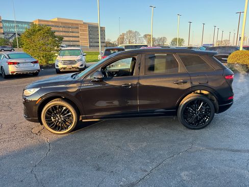 Certified 2023 Lincoln Corsair Reserve w/ Equipment Group 201A AWD/4WD image 4