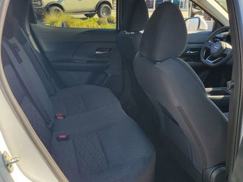 Used 2025 Nissan Kicks SV image 12