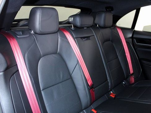 New 2026 Porsche Macan 4 Electric image 22