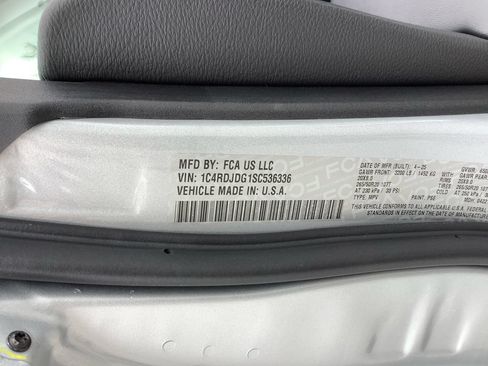Used 2025 Dodge Durango GT AWD/4WD image 29