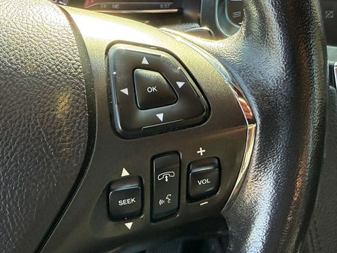 Used 2013 Lincoln MKS FWD image 24