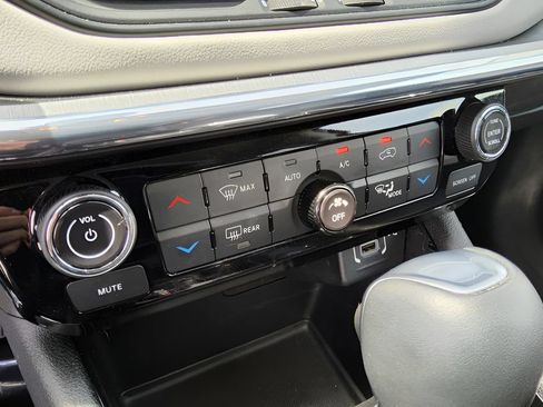 Used 2022 Jeep Compass Limited AWD/4WD image 12
