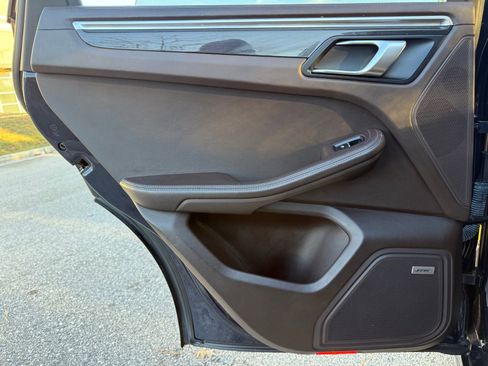 Used 2019 Porsche Macan S image 46