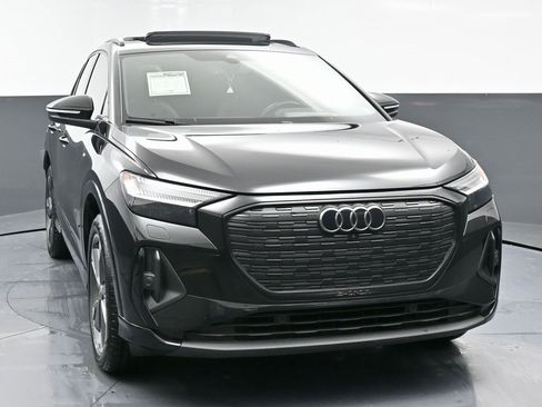 Used 2024 Audi Q4 e-tron Prestige w/ Black Optic Package image 4