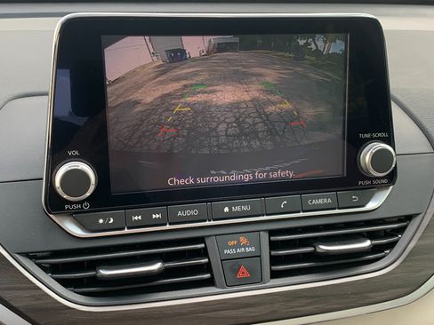 Used 2025 Nissan Altima 2.5 SV FWD image 27